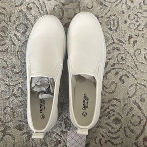 Platform Jabasic slip on size 8. NWT